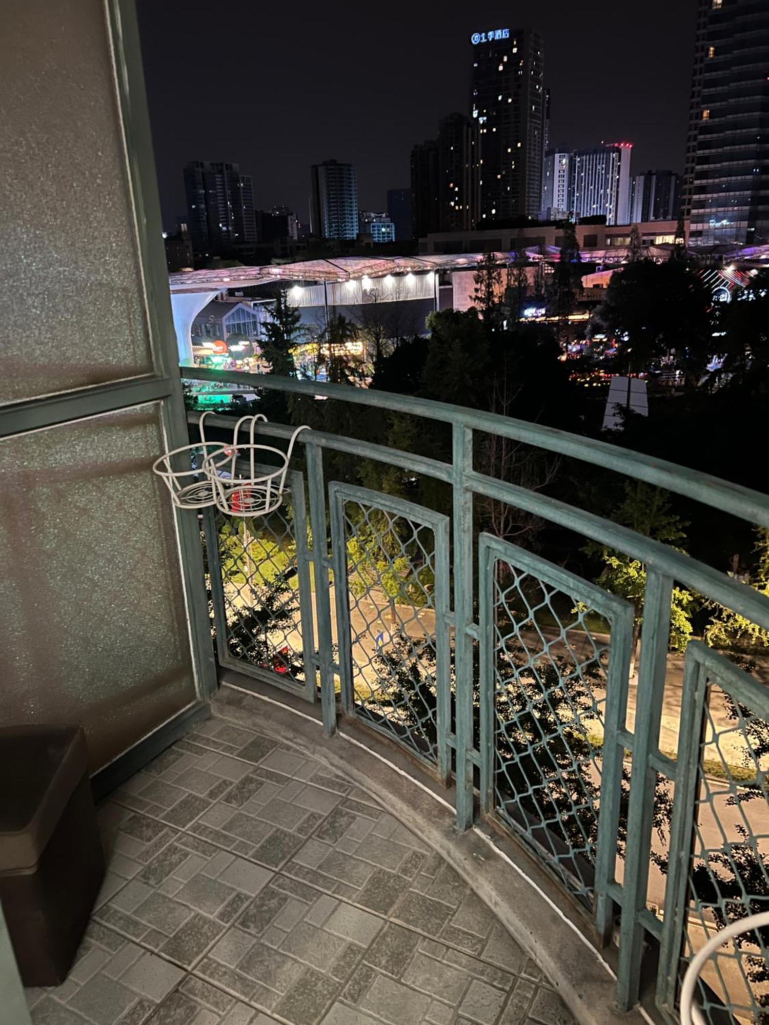 Moonlight Hotel Chengdu Exterior photo