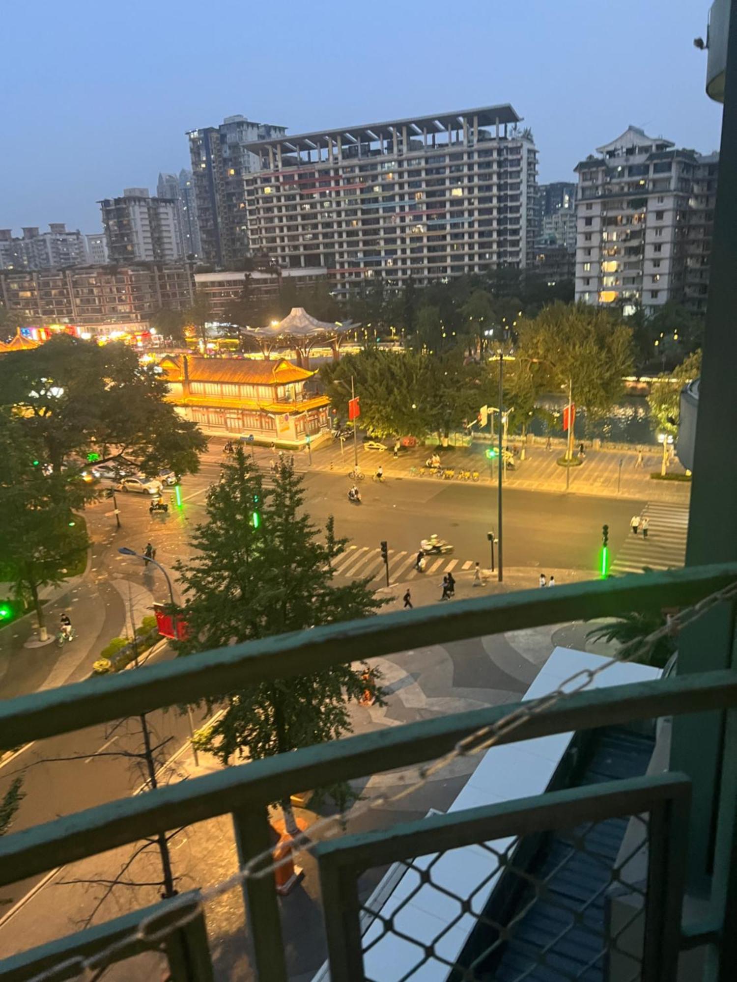 Moonlight Hotel Chengdu Exterior photo